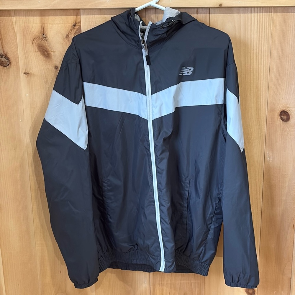 Men New balance windbreaker size L